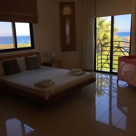 Vila Emerald Seafront